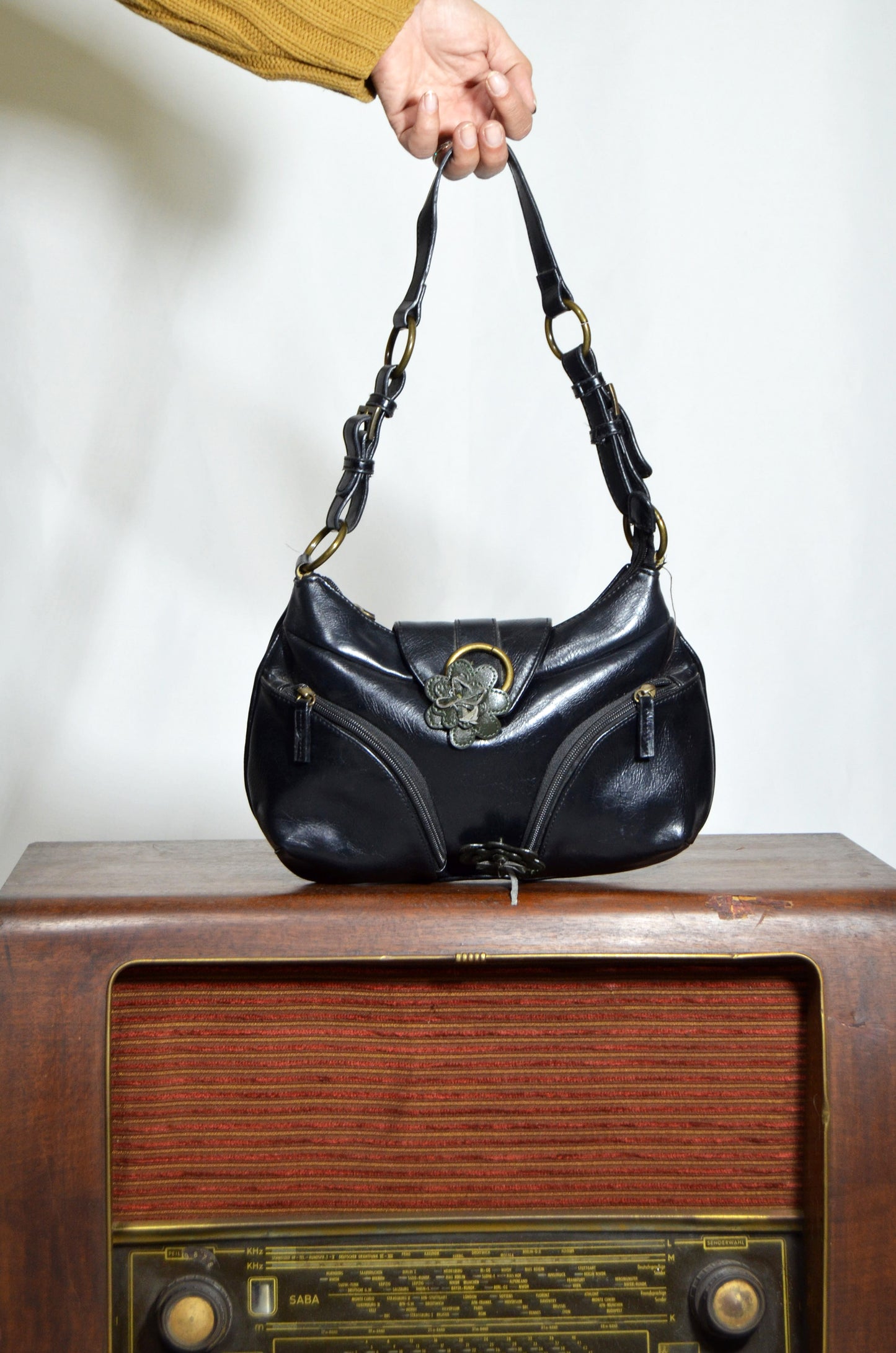 Black Vintage Leather Y2K Shoulder Bag