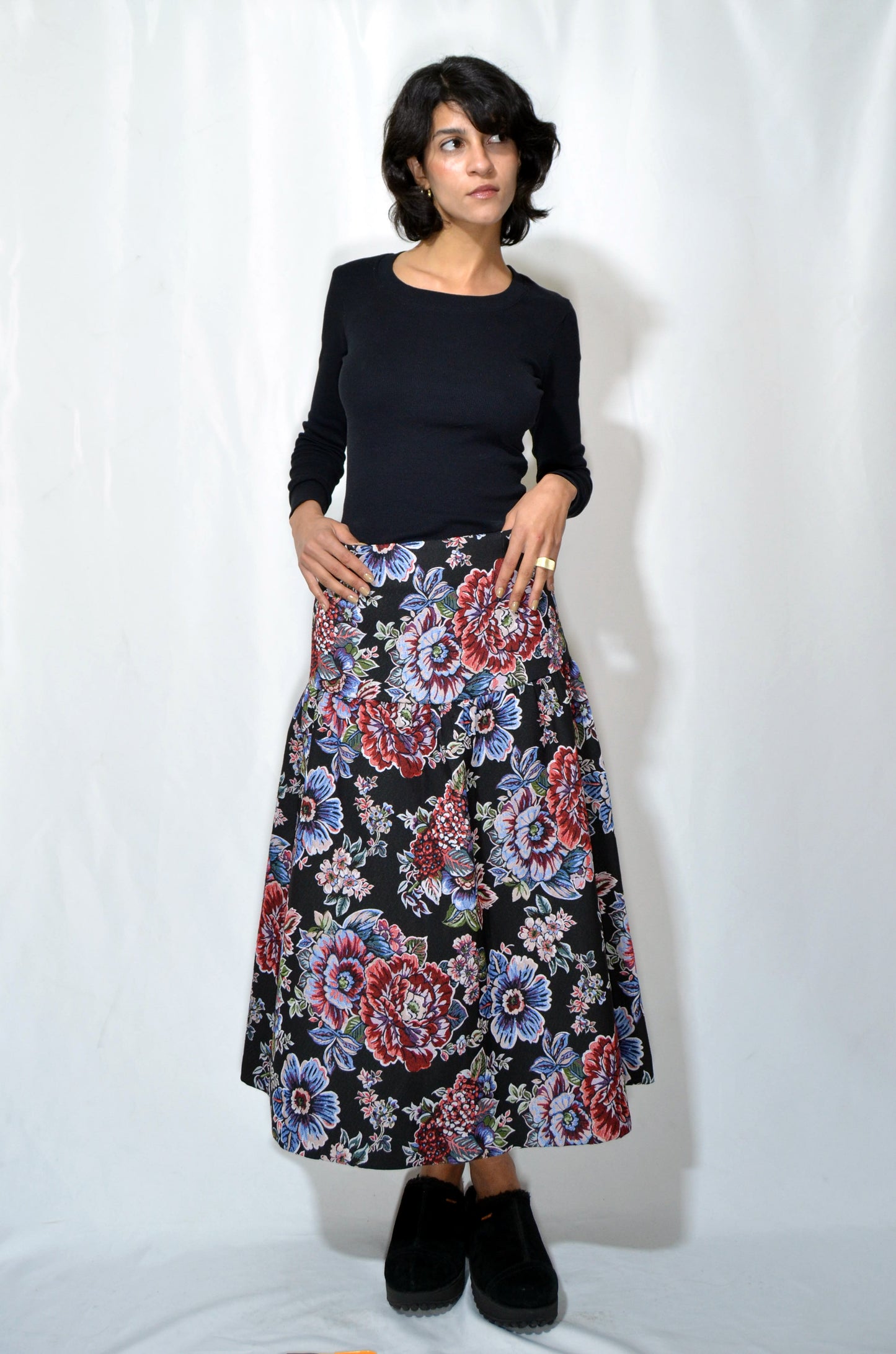 Black Floral Embroidered Tapestry Vintage Midi Skirt