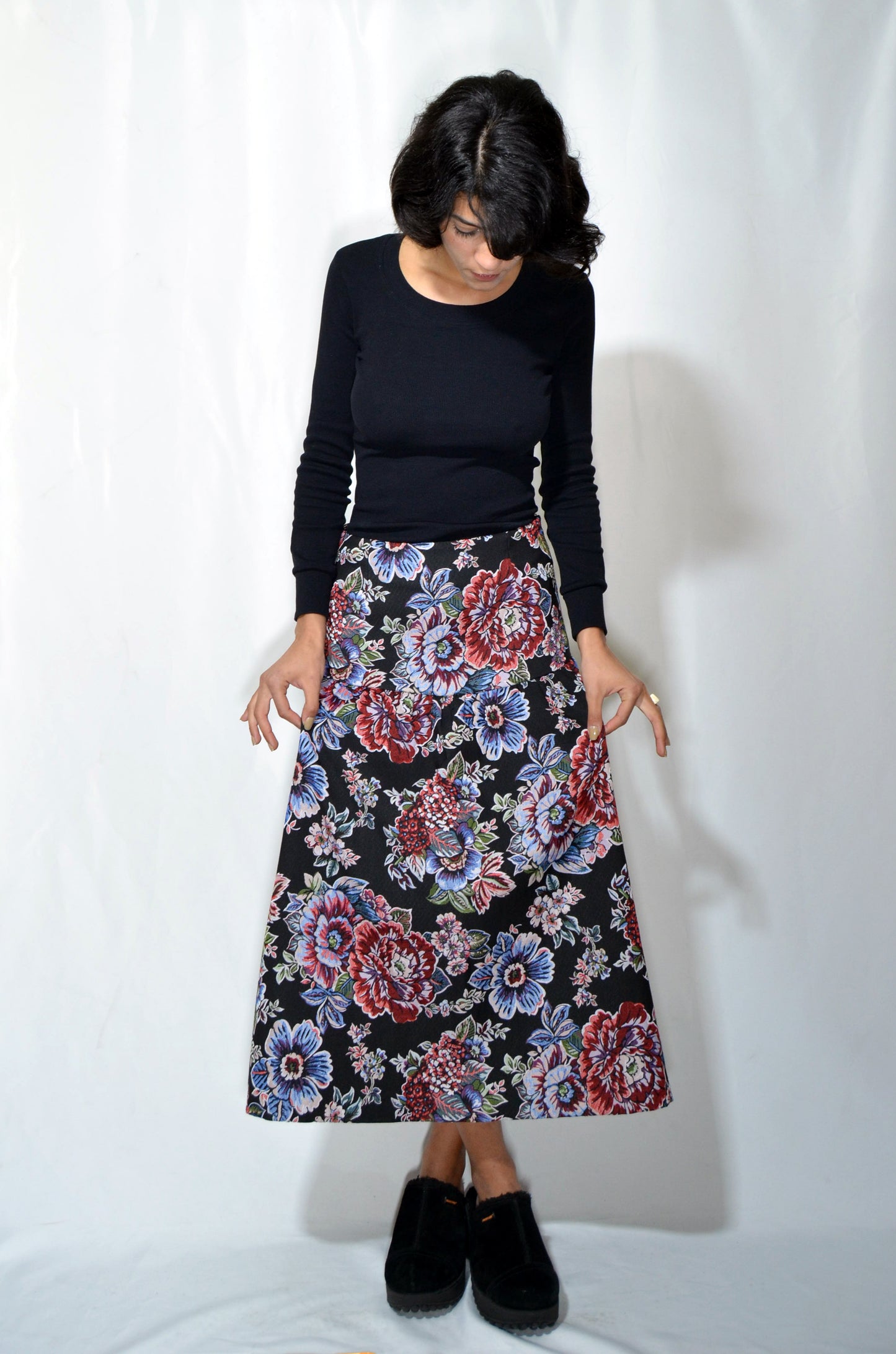 Black Floral Embroidered Tapestry Vintage Midi Skirt