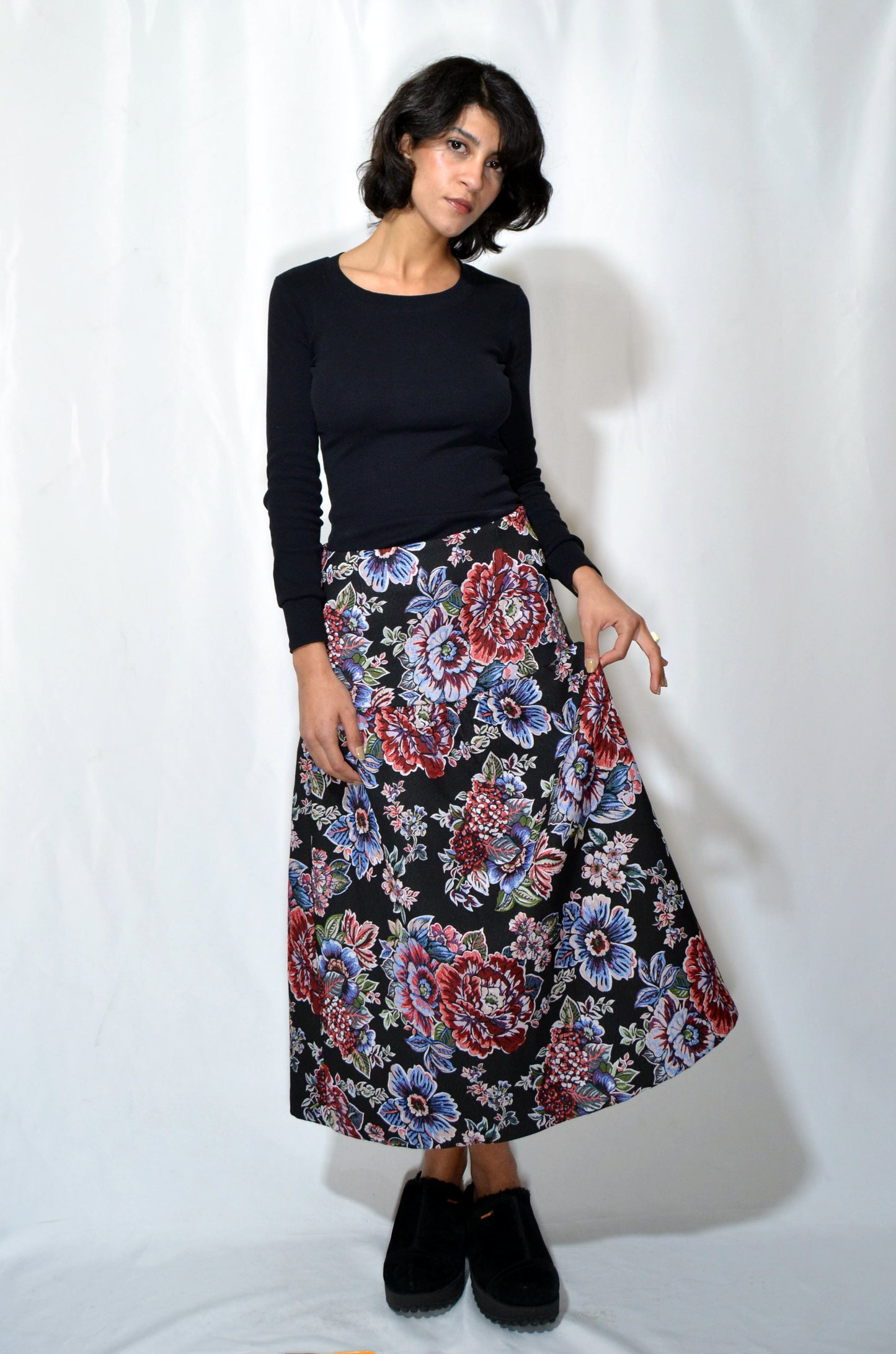 Black Floral Embroidered Tapestry Vintage Midi Skirt