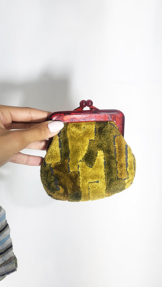 Vintage Tapestry Kiss-Lock Coin Purse