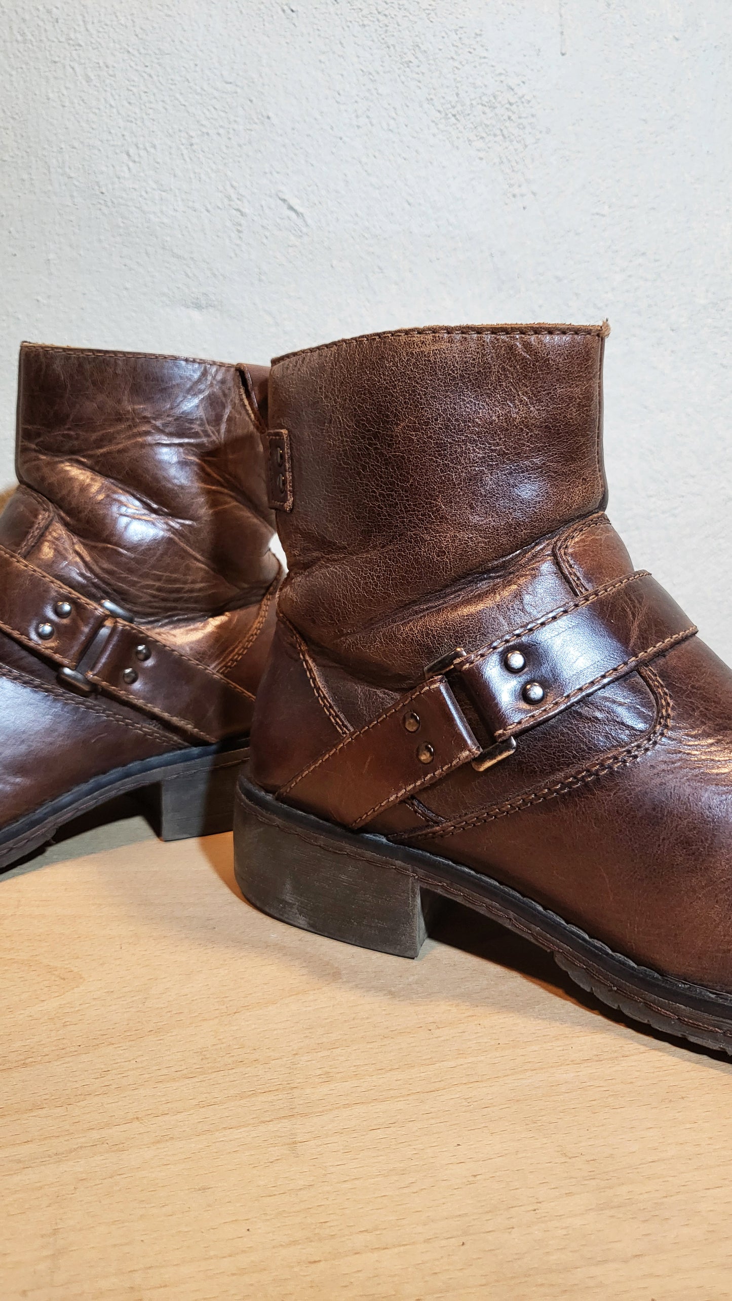 Memphis Genuine Leather Ankle Boots