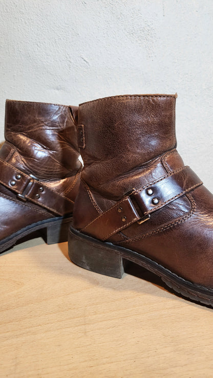 Memphis Genuine Leather Ankle Boots