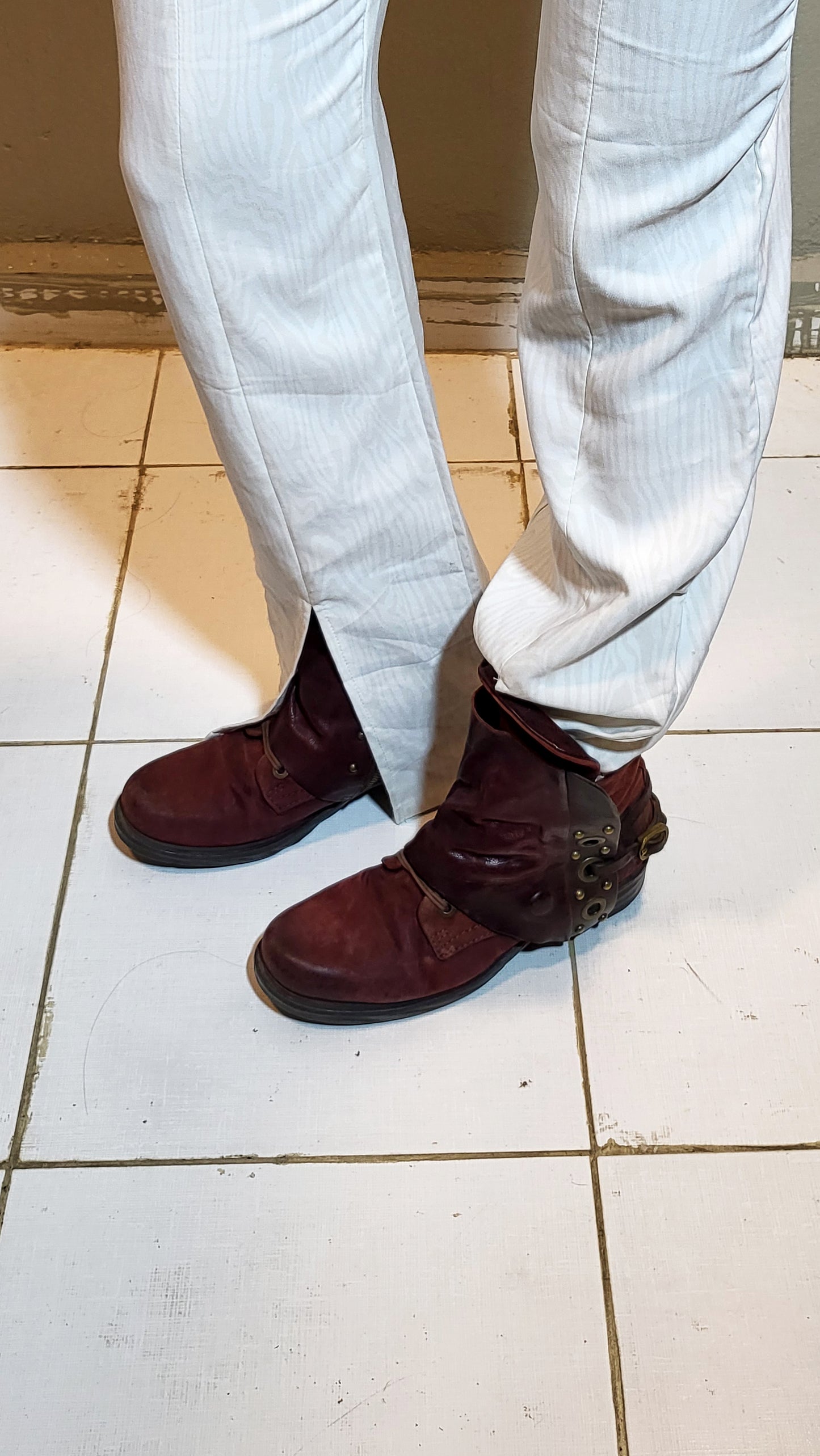 AS98 Burgundy Distressed Leather Boots