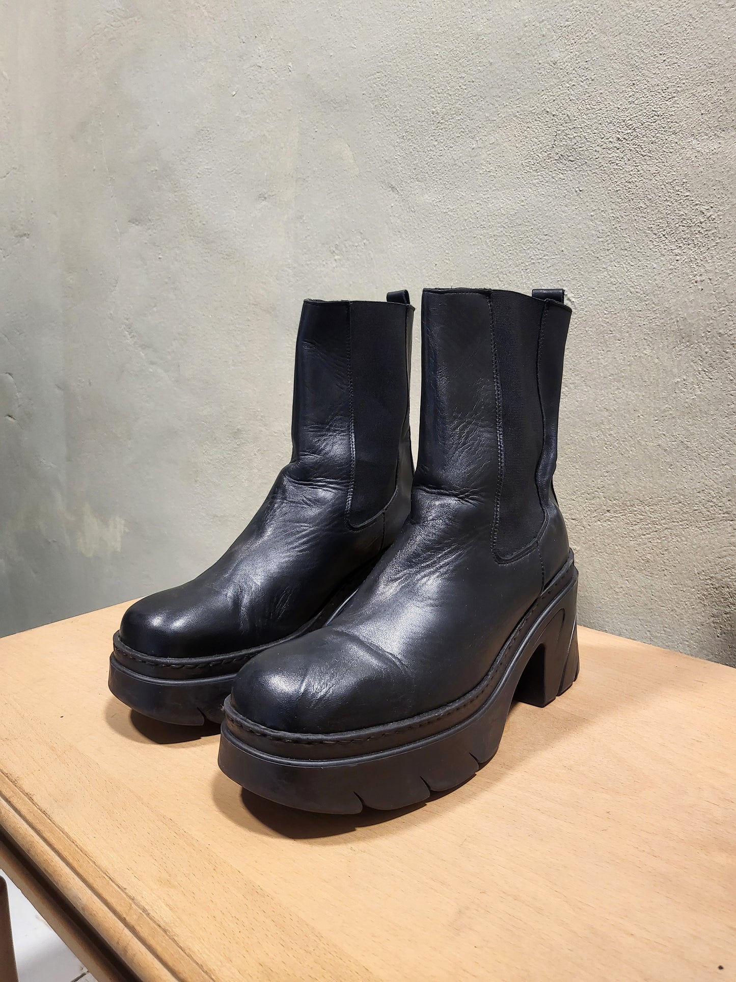 OVYE Chunky Leather Platform Boots