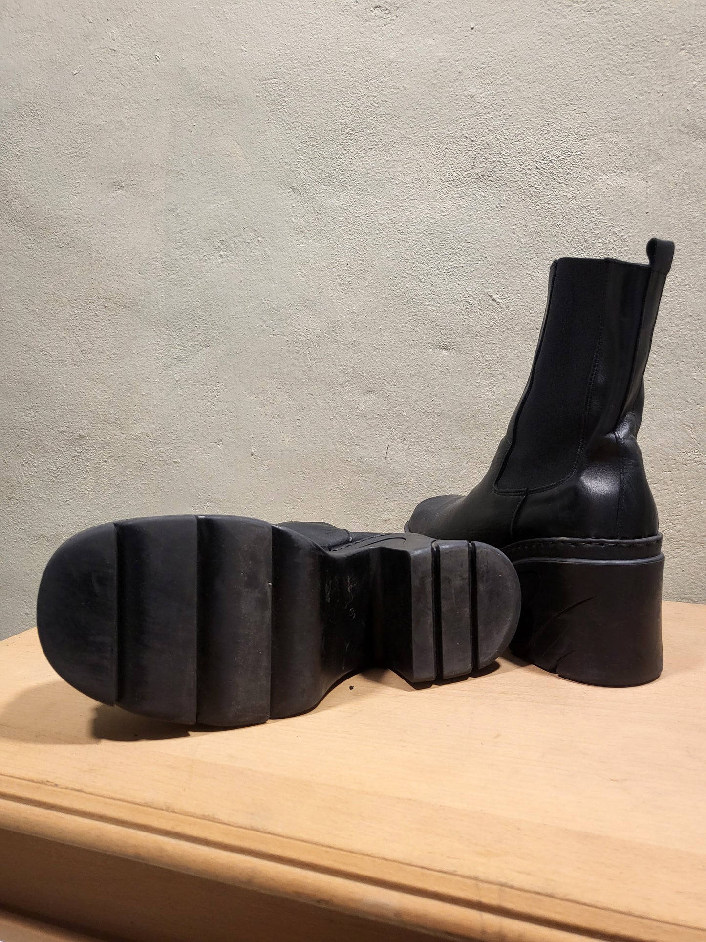 OVYE Chunky Leather Platform Boots