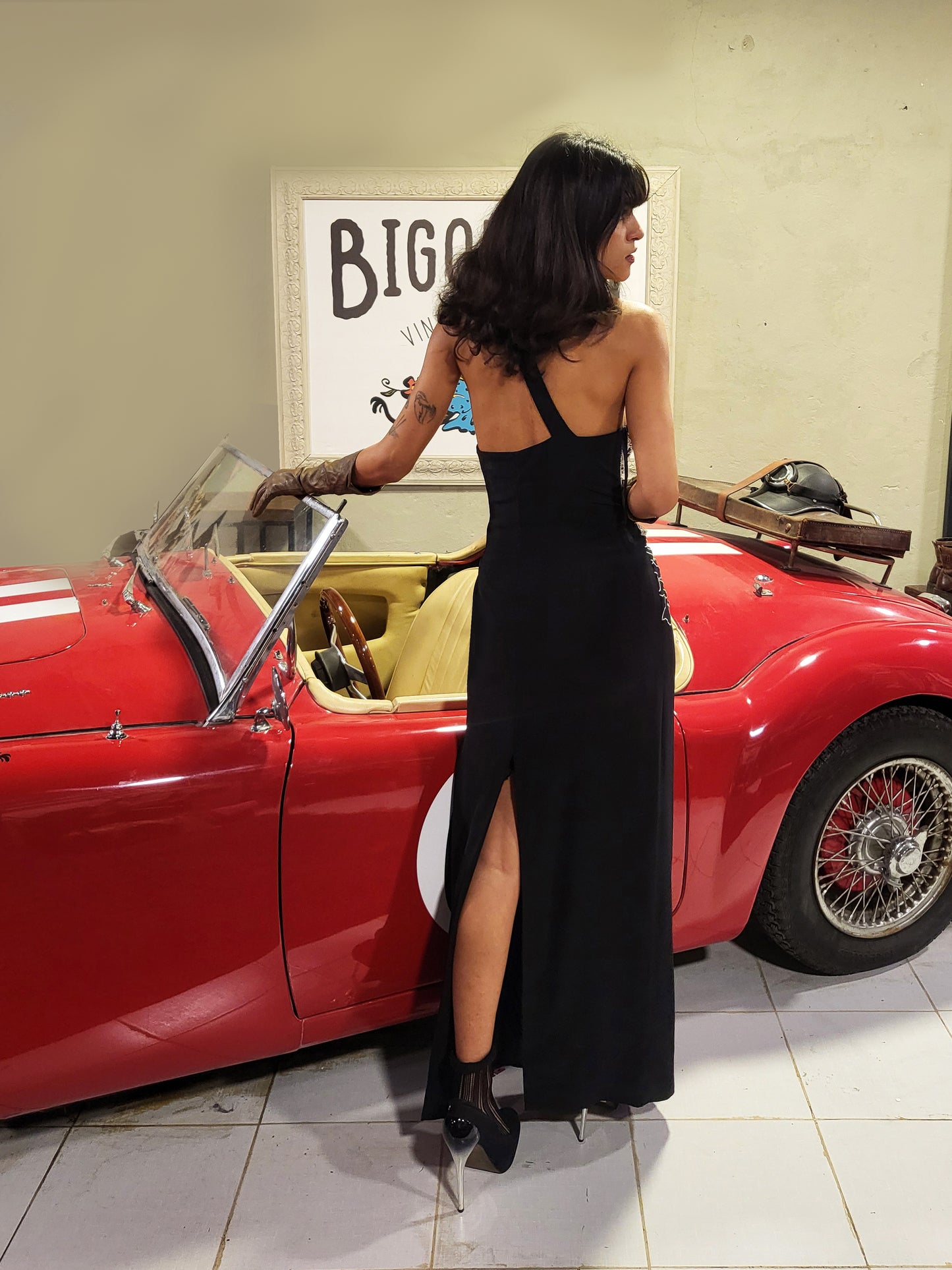 Black One-Shoulder Embroidered Evening Gown