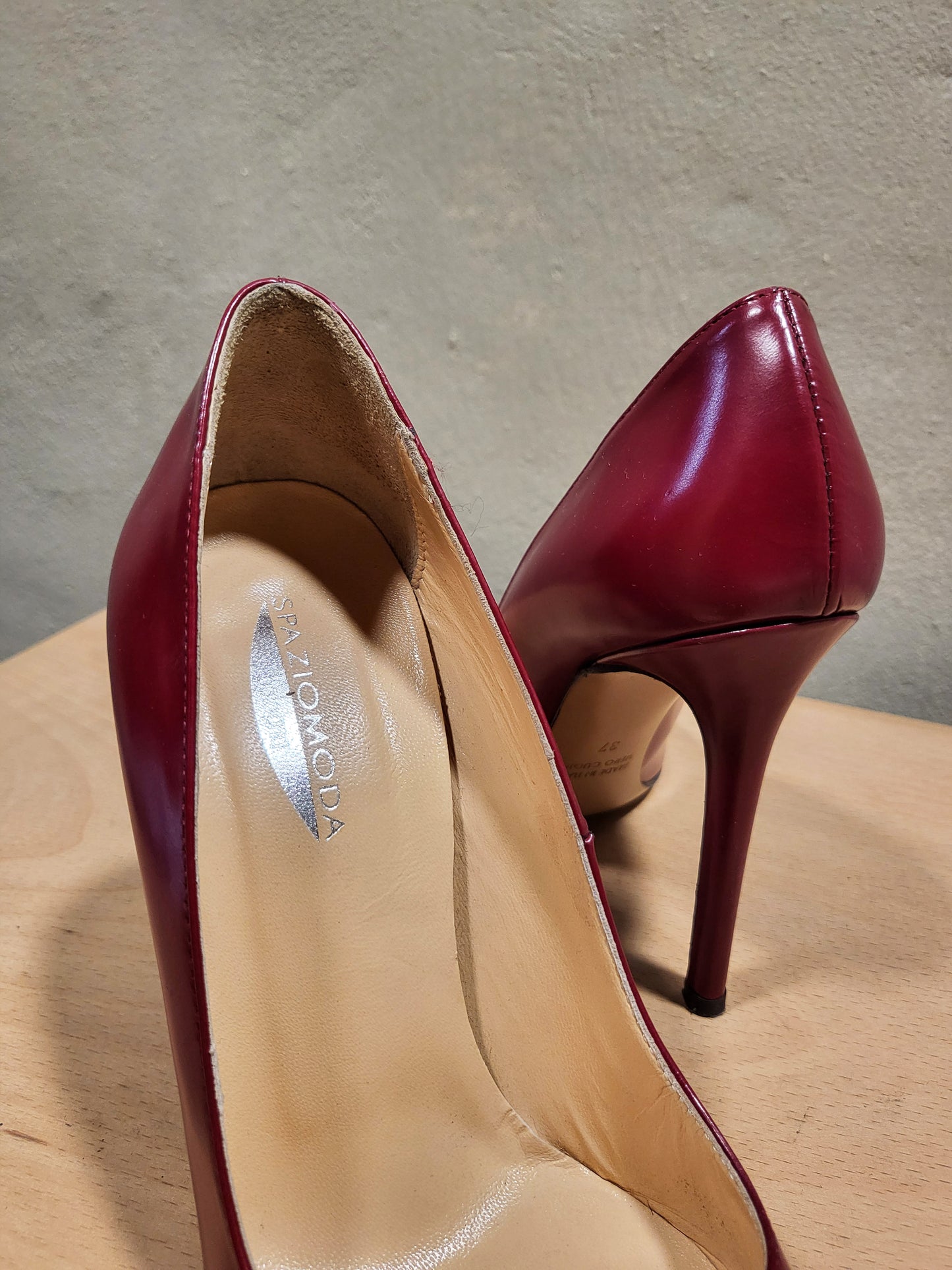Spazio Moda Burgundy Leather Pumps
