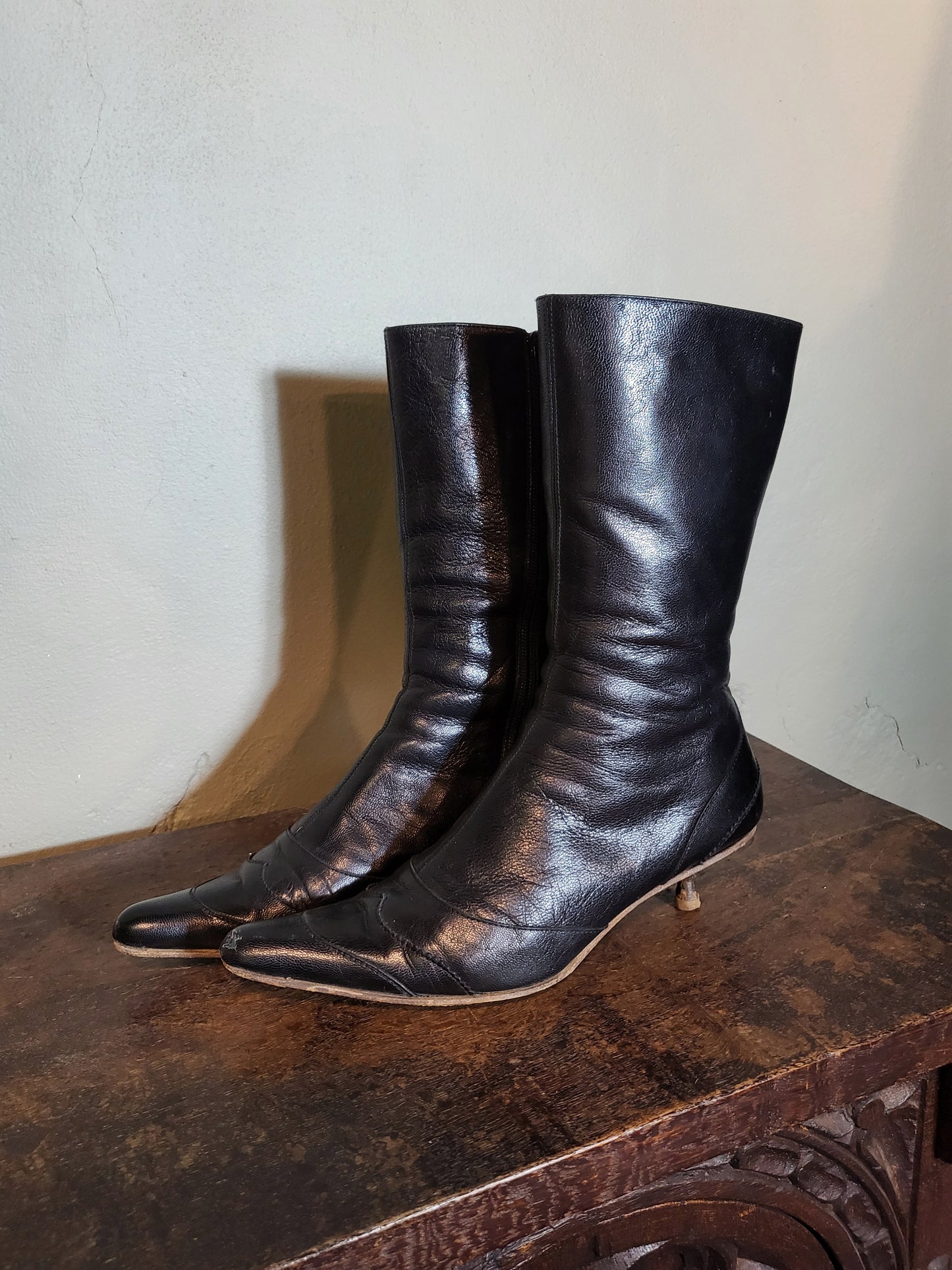 Black Sculpted Kitten-Heel Leather Boots