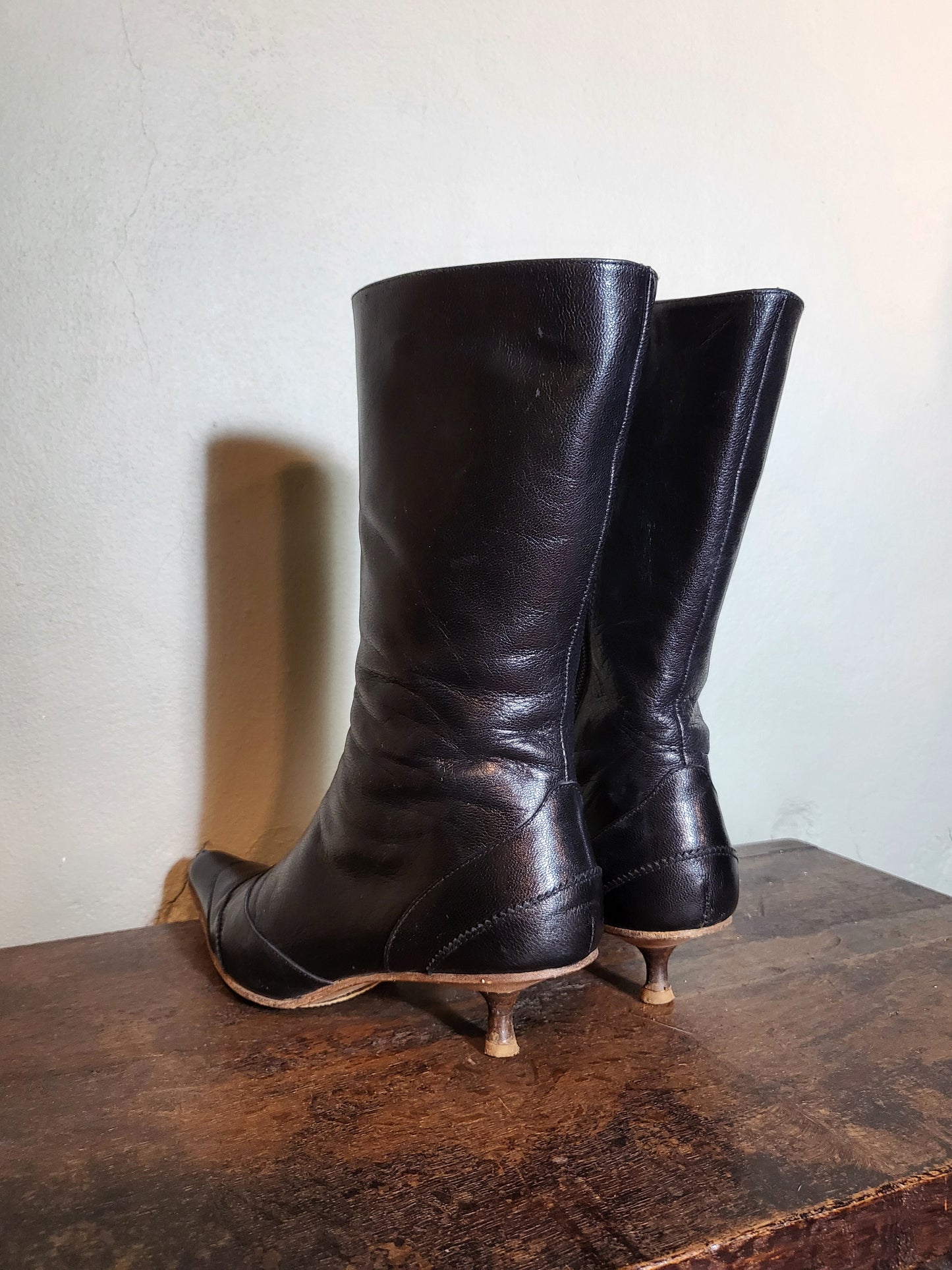 Black Sculpted Kitten-Heel Leather Boots