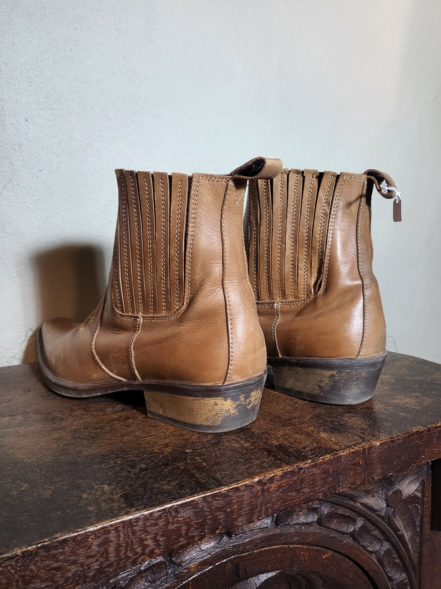 Western Chelsea Boots