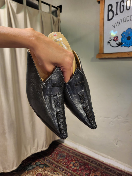 Sindibed Black Leather Pointed Mules