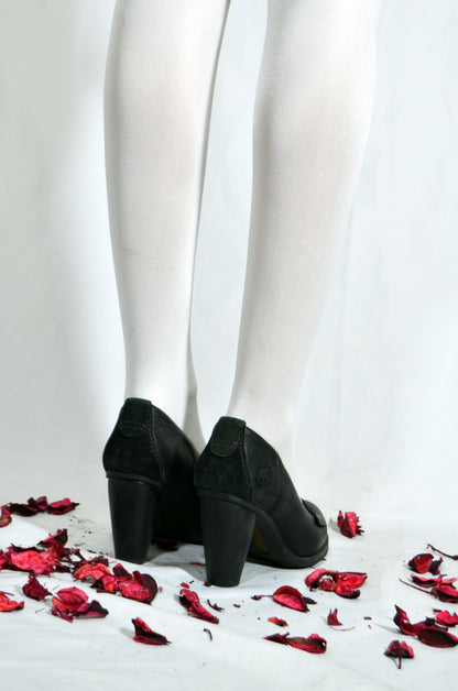 "Timberland" Black Nevali Loafer Earthkeepers Vintage Heels