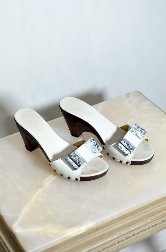 "Bruni" White Vintage Leather Bow Clogs