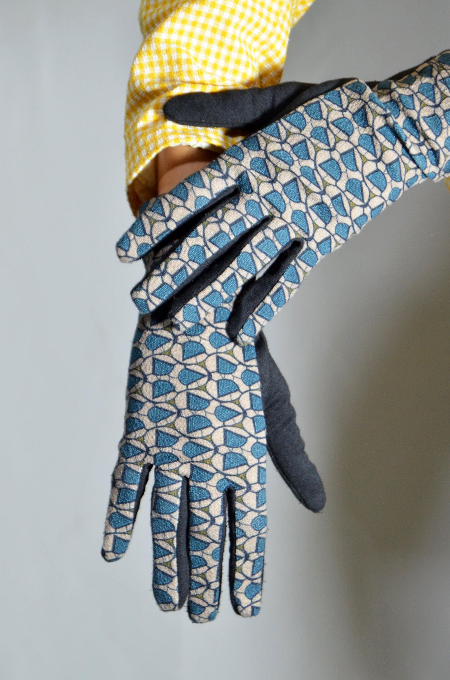 Black, Blue & Beige Patterned Vintage Gloves